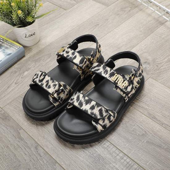 20240407 Hot Selling Price P250DIOR 2021 Latest Sandals This hybrid sheepskin DiorAct sandal style is fashionable. Paired with an insole that fits the foot shape, it is made of exceptionally lightweight and comfortable leather. The shoe upper strap is ope