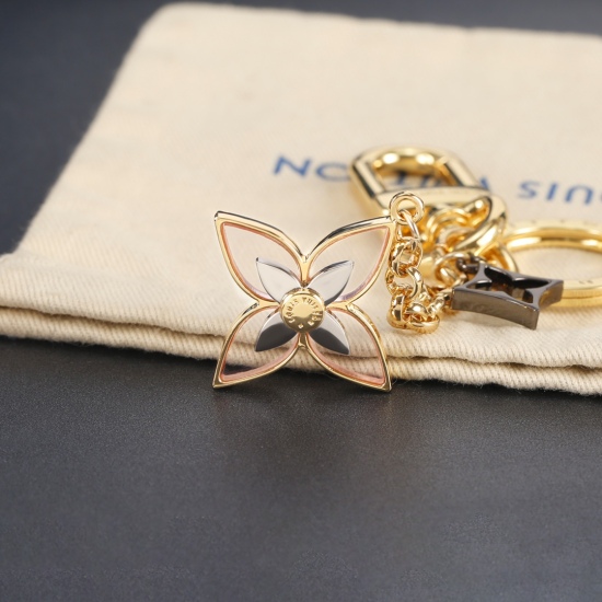 2023.07.11  Donkey Family's New Keychain Classic Four petal Flower Design is Gentle and Beautiful, Come and Choose It