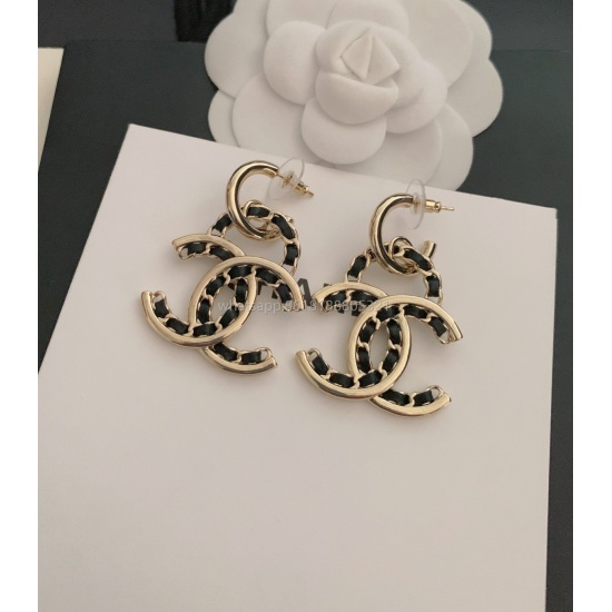 2023.07.23 ch * nel New Black Leather Earrings Consistent Z Brass Material