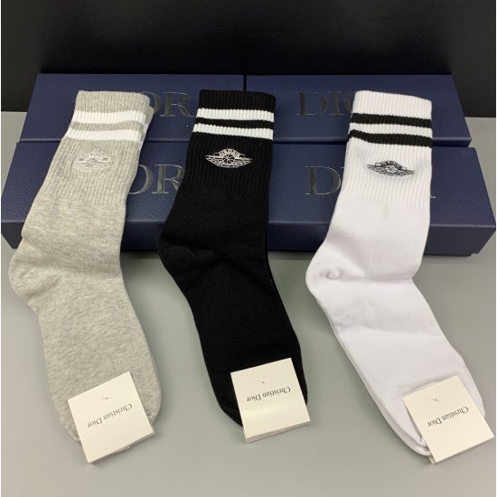 2024.01.22 Dior counter latest design version [Wow] [Wow] Pure cotton quality! Comfortable and breathable to wear! Fashion trend [eating melons] One box of 3 pairs in