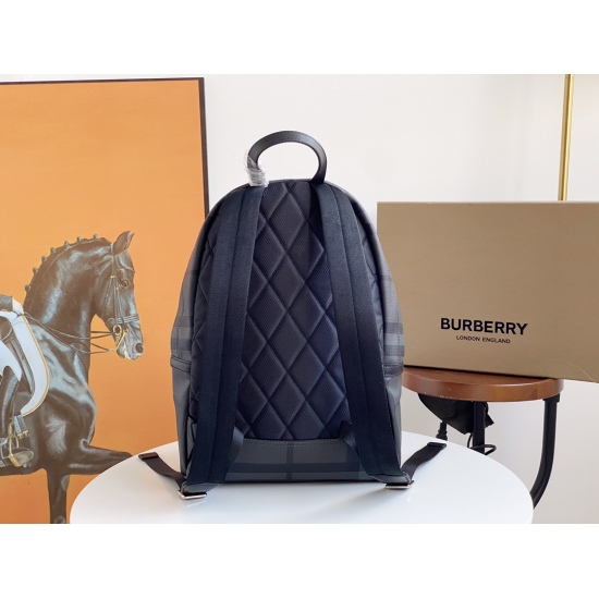 2024.03.09P730 (original quality)! ♨️♨️ Burberry PVC checkered diamond backpack model: 2070 charcoal gray original single imported dual color PVC material durable and practical London checkered backpack, equipped with exquisite leather trim. Multiple zipp