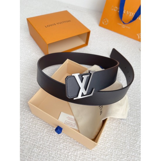 On December 14, 2023, L0UIS VUITT0N (LV) double-sided plain waistband with a width of 40mm is equipped with precision steel letter buckle heads that can be easily matched. The double-sided calf leather design has a delicate and comfortable feel, and the o