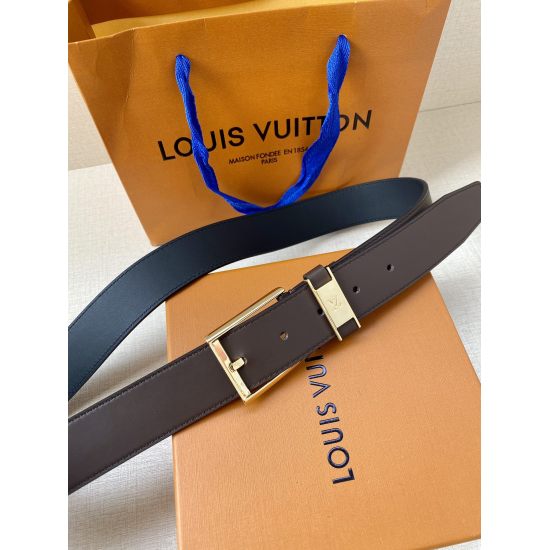 On December 14, 2023, purchasing agent level ✈️ LV Men's Belt Vendome Belt features smooth leather outlining smooth lines, exuding a calm business style. The metal buckle sparkles with a glossy finish, and the LV lettering marks the brand identity.