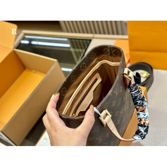 2023.10.1 235 with folding box, aircraft box size: 20 * 21cm, available from stock 〰 The replica has been shipped, Lv Zhonggu Weiwei An 〰 Equipped with original wide shoulder strap color changing leather, new matching details ‼ Search Lv Vivian