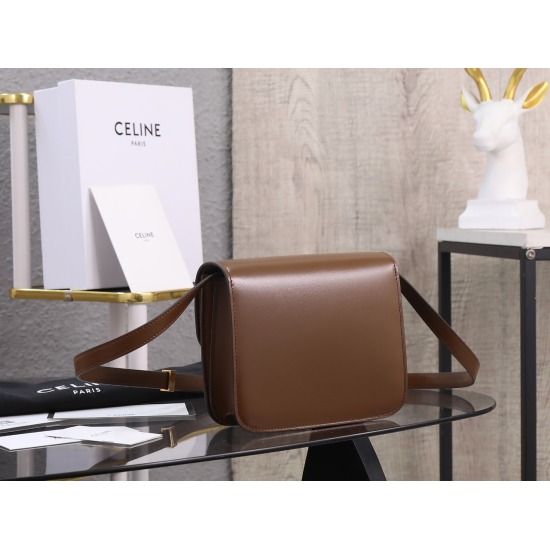 20240315 P1170 [Premium Quality All Steel Hardware] External Hand Rubbed Pattern Head Layer Cowhide ➕ The interior is made of 100% sheepskin, and Celine is a box that has become popular half the world. There is no need to introduce its advantages. The lat