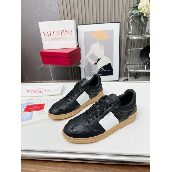 20240414 Early Spring 24ss Latest Valentino Valentino V Family New Leisure, Young, Fashionable Couple Sports Shoes Full of Vitality, No Age Limit, Extremely Lightweight and Comfortable Footwear, Packaging, Original Edition Purchase, Development, and Produ