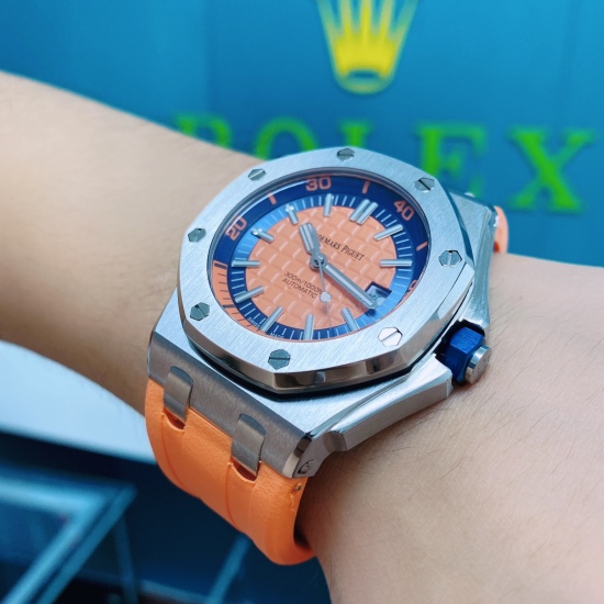 20240408, with a large actual price and favorable sales volume: 350. The Abbe AP Royal Oak 15400 series, as the most basic model of the Royal Oak series, has no special functions. It only has three needles and a date display equipped with fully automatic 