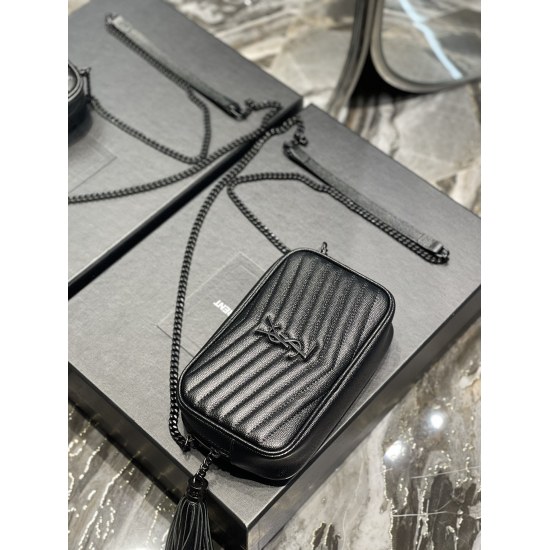 20231128 batch: 580 black buckle_ Top imported cowhide camera bag, ZP open mold printing, to be exactly the same! Very exquisite! Paired with fashionable tassel pendants! Full leather inside and outside, with card slots inside the bag! Very practical and 