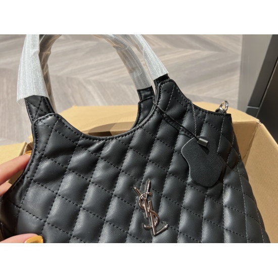 2023.10.18 P175 box matching ⚠ The size 20.20 Saint Laurent Mini Tote Bag ICARE is a must-have tool for fashion and iconic fashion! Outbound Turnover Rate Explosion Table