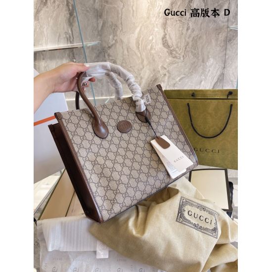 On October 3, 2023, the full package of p235tote. Speaking of this Gucci new tote classic vintage, paired with a square and square bag shape, the capacity is also large. Umbrella clothes can be stuffed into the bag, and can be carried by either side or ha