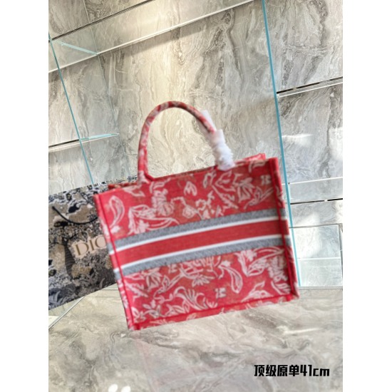 On October 7, 2023, p315 Top grade original order size 41cm full of artistic atmosphere O Dior Tote Dream Sky series DIOR CIEL DE REVE Dream Sky # 22Fall Autumn new style full of dreamy multi-color pattern embroidery Inspired by MARC BOHAN's three sizes o