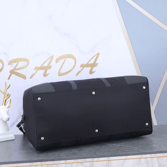March 12, 2024 550 Prada original single cargo travel bag handbag, model 2VC008 Made of original waterproof fabric material, with a super good hand feel. The original quality is top-notch, and the electroplating hardware counter is of high quality. The si