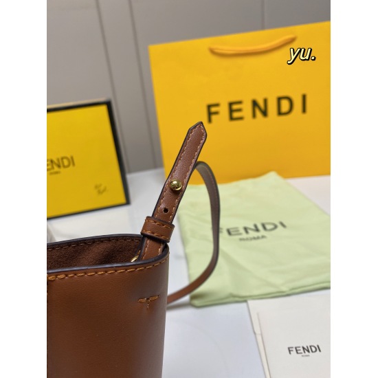 2023.10.26 P170 (foldable box) size: 2016 Fendi Fendiway small handbag with oversized logo FF metal handle, full of high-end feeling, very spacious interior, with detachable shoulder strap for high recognition ✔️ Fashion Versatile