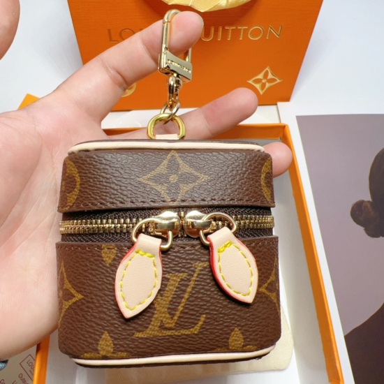 20240401 120Lv Makeup Key Zero Wallet Pendant ☀️ Louis Vuitton LV Makeup Key Zero Wallet Keychain Pendant ☀️ Can hold small items such as cards and coins ☀️ Top imported PU material hardware with imported steel original logo