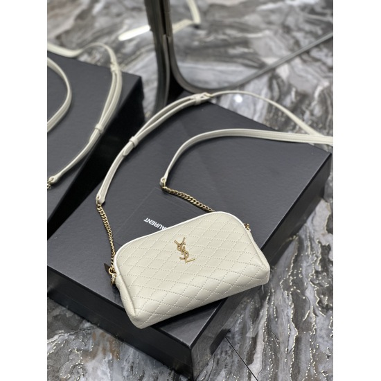 20231128 Batch: 630 ￥ GABY_ The sheepskin chain bag of Y family's shell bag is so beautiful. The soft and comfortable little sheepskin has a very retro atmosphere and texture, and the curved shape is exquisite craftsmanship! You can put in essential items