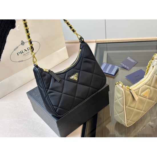 2023.11.06 190 box size: 22.17cm Prada hobo underarm bag, Prada's new style is very versatile, and the upper body is also very beautiful!