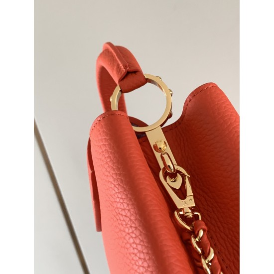 20231125 P1300 [Premium Original Leather M59653 Orange Gold Buckle] This Capuchines BB handbag features Taurillon leather to showcase its modern style. Its leather woven chain can be easily removed or adjusted, allowing for easy switching between shoulder