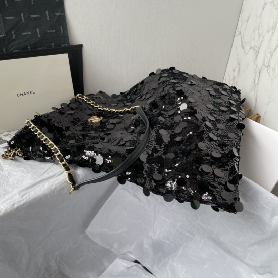 P1180Ohanel 23P CF Super Shiny Bead Shopping Bag is Coming Out: Summer Filter, SO BLACK Street Blast, Super Cool Physical Object, It's Absolutely Beautiful. It's One of the Few Popular Beads with Super High Cost Performance. The most worth buying bag of t