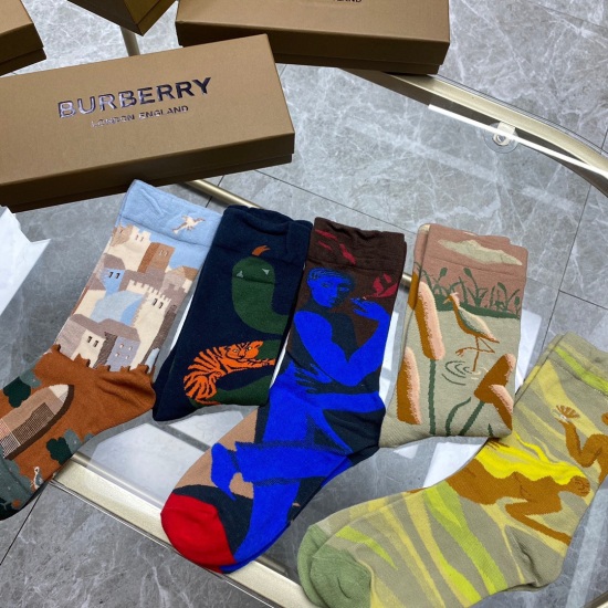 2024.01.22 BURBERRY (Burberry) counter synchronous style [proud] clever] pure cotton quality, comfortable on the feet [good] strong sweat absorption and breathability [strong] [strong] [strong] a box of 5 pairs, a must-have for trendsetters, super easy to
