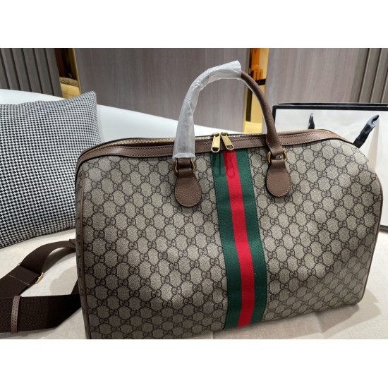 On October 3, 2023, p215 size45 28 Gucci Kuqi travel bag is super atmospheric, beautiful, and can hold perfect details. The original hardware version is really classic. Your much-anticipated style looks great on the back, and the quality is super B. Impor