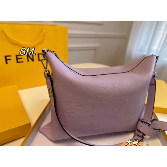On October 26, 2023, P195 large (with box) size: 4132FENDI New After Postman Bag The crossbody bag is soft and has a flowing shape whether it is crossbody or handheld! Shoulder straps with silver FF logo embellishments ✨ Create a very relaxed and relaxed 