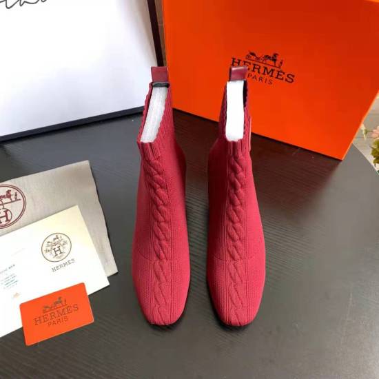 2023.11.19 Leather Bottom 340 Hermes Early Autumn New Juxian Market Highest Version! Original board with 1:1 purchasing level quality. This is the youngest item from H family this season! This season is just the right time to wear, and the upper foot look