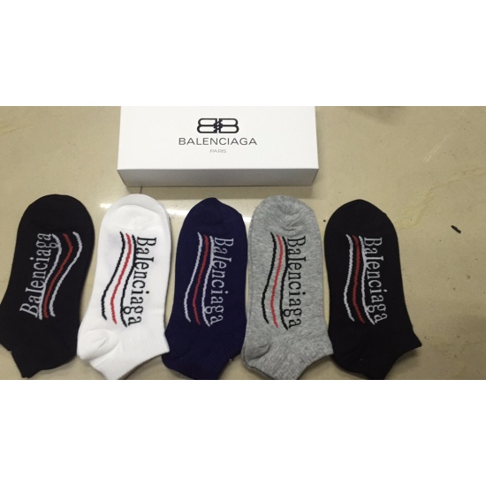 2024.01.22 Balenciaga 2022 New Classic Mid Short Pile Socks! A box of five pairs, synchronized stockings and socks at the counter, a must-have for trendsetters and a great match for big brands on the street