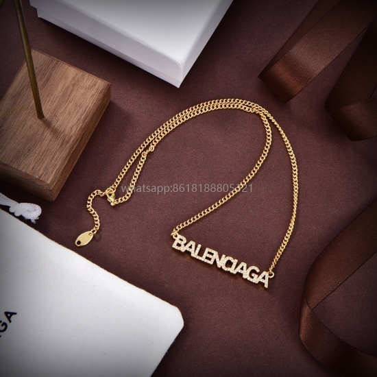July 23, 2023 ❤️ The original goods and new products Balenciaga necklace counter is consistent with the brass material plating popular shipment design unique avant-garde essential!