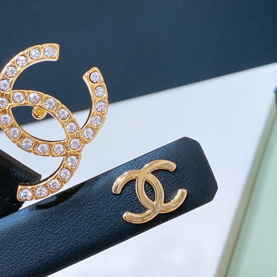 Chanel 23c imported calf leather with moderate softness and hardness, CC logo, brass buckle, the most indispensable accessory all year round, perfect for wearing dresses and suits. It's simply not too high-end, 2.0cm in size, with a premium size of 75-100