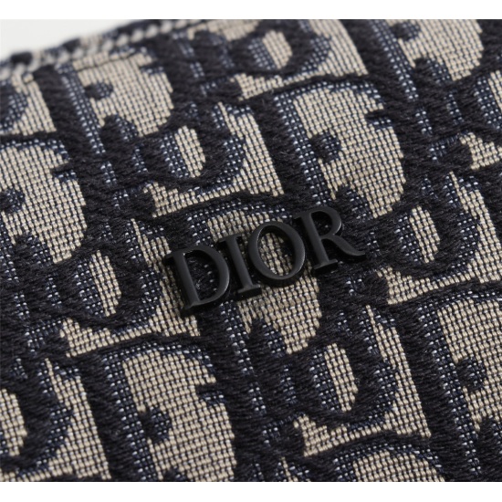 20231126 430 counter genuine available for sale: Dior Roller DIOR OBLIQUE men's shoulder and back crossbody bag/cylinder bag [with counter genuine box] Model: 1ROPO061 (Apricot jacquard) Size: 21.3 * 12.5 * 12.5cm Physical photo taken, same as the goods, 