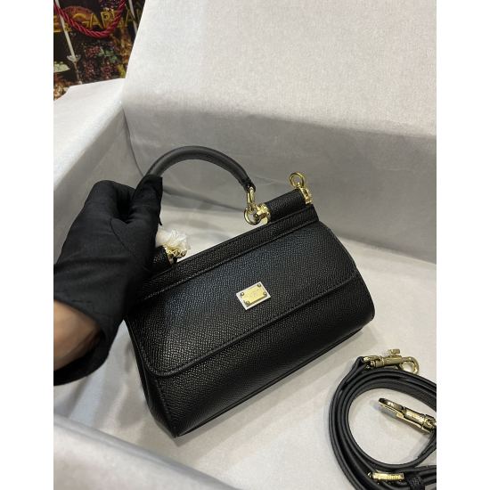 20240319 batch 420 top original Dolce Gabbana, a platinum bag in the fashion industry, always emits heat and light every time it is displayed ✨ The highlights are always loved by people, and the color is always outstanding. The selection of materials give