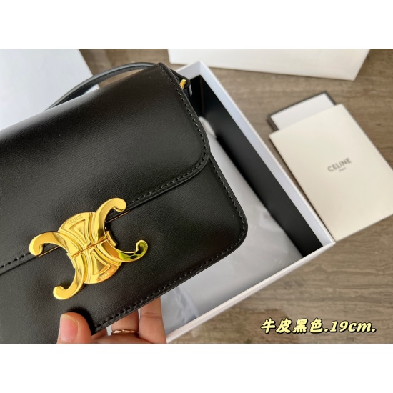 2023.10.30 225 140 box (upgraded version) Size: 23cm * 17 (large) 19cm * 15 (small) Celine Arc de Triomphe! Very high-end! Very advanced! Great for summer! ⚠ Cowhide! Cowhide!