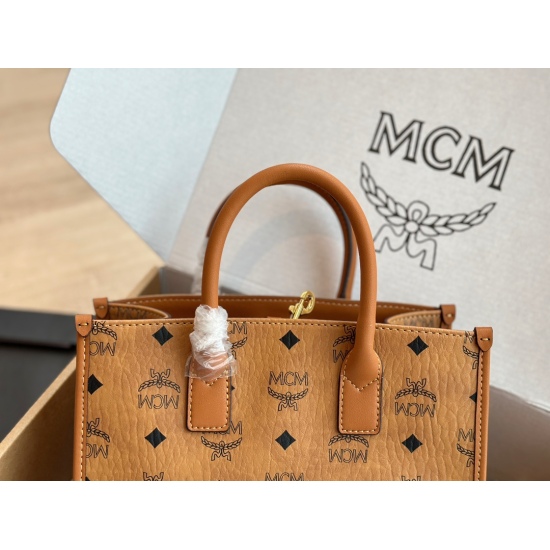 235 configuration packaging size: 24 * 19cm High quality shipment! The new MC 23 tote is really convenient and practical! This one is so amazing!