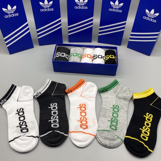 2024.01.22 adidas mid length socks for both men and women [strong] [proud] Color versatile, great for feet, a must-have for trendsetters [strong] Sweat-absorbing, breathable, and odor resistant, comfortable box of 5 pairs