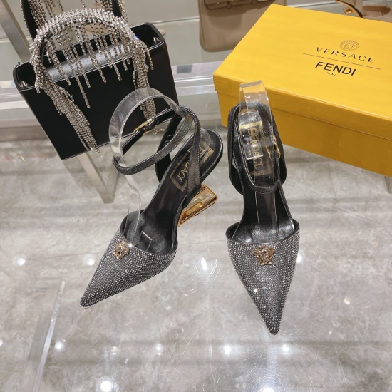 2023.11.19 Fendi Versace Co branded Collection (High Edition) Fendi Versace Showcase Fendi Dumessa Head Auger with F-shaped Solid Heel High Heels_______________________________ YB, a highly popular joint show style both domestically and internationally, i