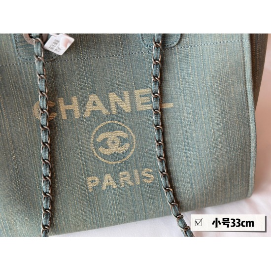 2023.10.13 255 170 unboxed size: 38 * 30cm (large) 33 * 25cm (small) Is there a vacation arrangement! Xiaoxiangjia Cowboy Beach Bag: Arrangement! Arrange! The beach bag released this year is really beautiful! Washed old models have a more sophisticated fe