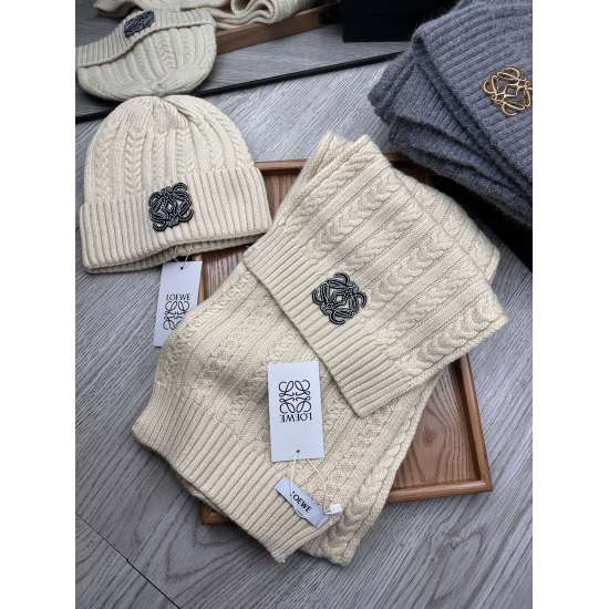 2023.10.02 120. Loewe. [Wool Set Hat] Classic Set Hat! Hat ➕ Scarf! Warm and super comfortable~Winter Little Sister's Age Reducing Tool Oh~This winter, you just need such a set of hats~It's both warm and fashionable! Unisex! Can be made for couples! The a