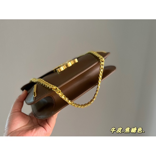 2023.10.30 230 box size: 23.5 * 18cm Celine 22 new! The Arc de Triomphe Besace chain underarm bag is made of toothpick patterned box calfskin, and its capacity is very good for daily use 〰️ Only under the armpit and back
