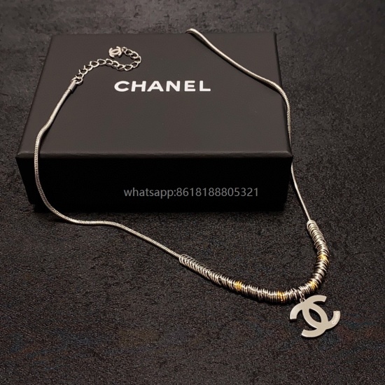 2023.07.23 2023 New Chanel Chanel's latest dual C rural style unisex necklace with 14K precision steel color retention is super personalized, and the versatile style is particularly impressive. The overall details are very surprising, with a strong sense 