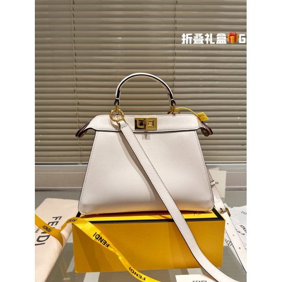 2023.10.26 Cowhide Version P300 Fendi Fendi Peekaboo Kitten Bag Perfect for Daily Commuting, Cool and Sassy Luxury cool and cute, It's a size of 27 21 cm