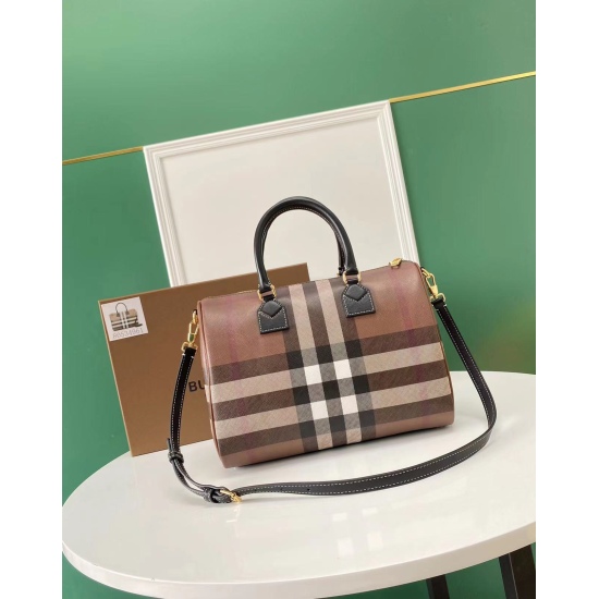 2024.03.09 P630 (Top Original) Bur Latest Birch Brown Checkered Bowling Bag ❤️  The material is environmentally friendly, waterproof, and stain resistant canvas. The upper body is lightweight and has a large capacity, making it super versatile. The main p