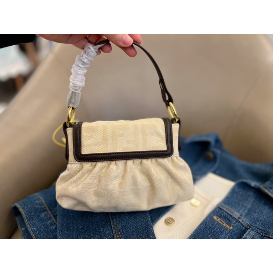 2023.10.26 185 box size: 20 * 15cm is too much for me! Hurry up! FFendi Old Flower Little Yuanbao Completely Hits Old Man's Girl Heart Fried Chicken Cute Size: Handheld: Crossbody
