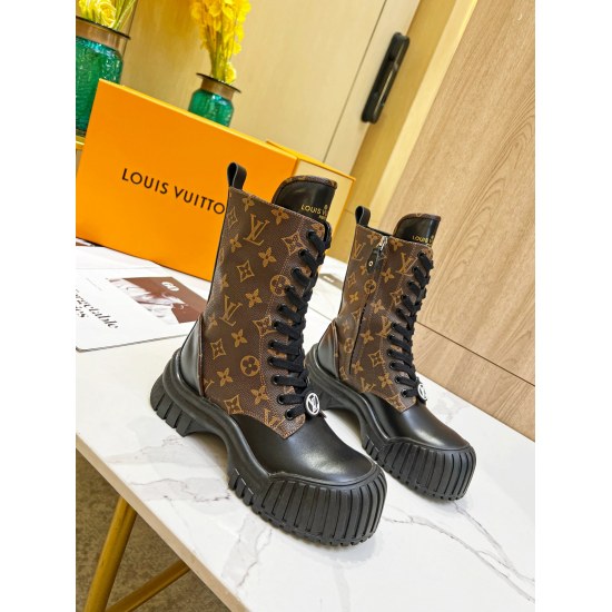 2023.12.19 ex factory price P320 Louis Vuitton 2022 runway show new high-end custom 1:1 engraved replica upper foot comfort with Louis Vuitton logo embossed leather label and wear-resistant leather outsole. Fabric: Open edge beaded cowhide LV counter, vin