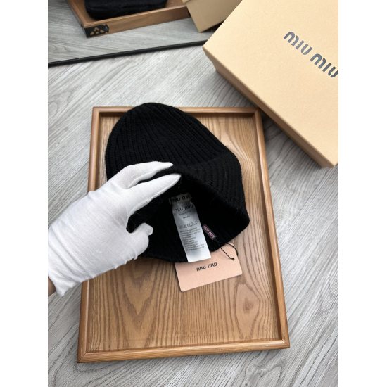 2023.10.02 65. Miu Miu. [Wool single hat] Customer supplied small wool! Precious and precious soul hat! Customer supplied colored yarn. Each color is very beautiful! Classic! Soft and greasy feel. 70% wool ➕ 30% rabbit hair. A lamb that has been combed ca