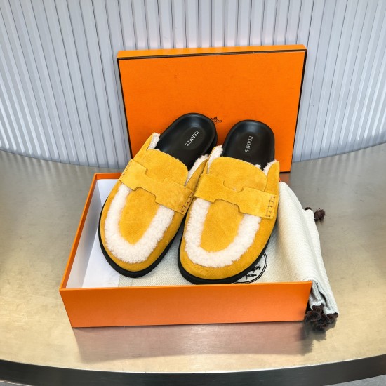 2024.01.17 HERMES | 2023 330H Home Latest Muller Half Tug Baotou Boken Slippers Flat Sandals Collection 〰  Fatty, ugly, cute, and super cute summer really needs versatile slippers. They look great no matter how they are paired. The casual and high-end fee