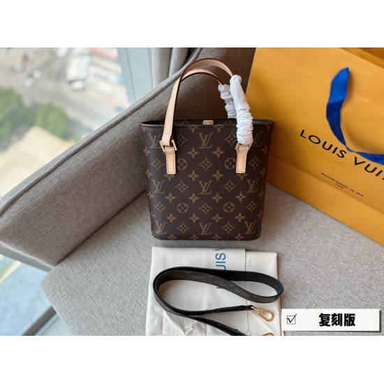 2023.10.1 210 box size: 20 * 21cm, ready for stock delivery 〰️ The replica has been shipped, L family, Gu Wei'an 〰️ Comes with original wide shoulder strap color changing leather and new matching details ‼ Search Lv Vivian