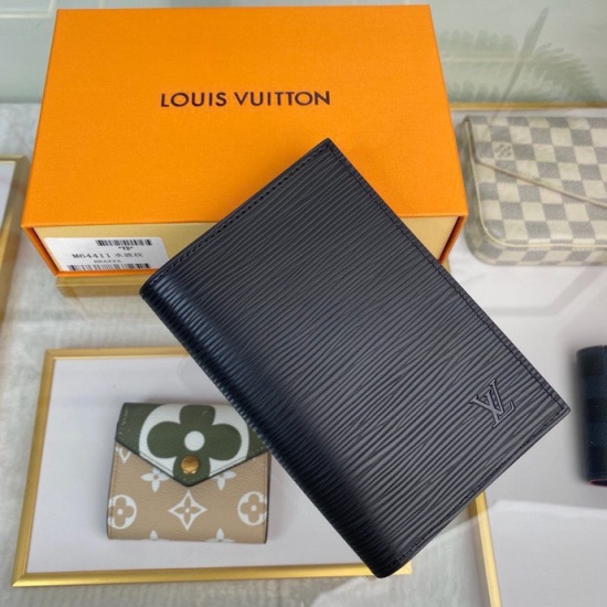 20230908 Louis Vuitton] Top of the line exclusive background M64411 water ripple size: 10.0 x 14.0 x 2.5 cm, a modern traveler's favorite accessory. This coated canvas passport case combines fashion and practicality. Equipped with four credit card slots a