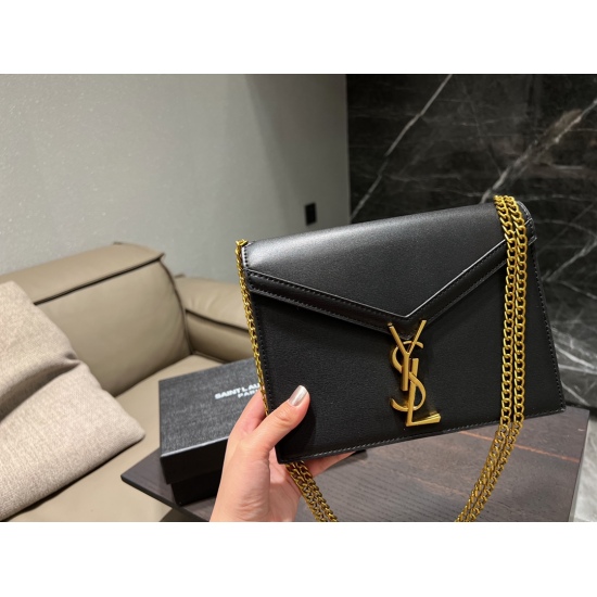 2023.10.18 P200 box matching ⚠️ Size 22.16YSL/Saint Laurent Cassandra Postman Bag is really beautiful, simple and upscale. It's a versatile and classic must-have for super ladies