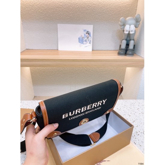 2023.11.17 225 High version BURBERRY (original order) Burberry counter latest single shoulder crossbody bag practical and durable linen fabric made of special linen material paired with cowhide four seasons essential single shoulder crossbody back dual-us