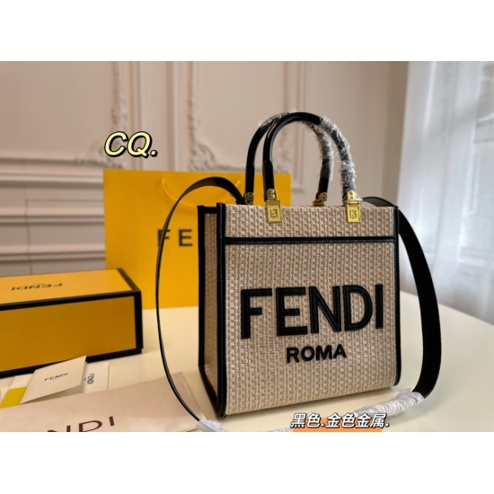 2023.10.26 P215 (no box) size: 2524FENDI New Lacquer Handheld Tote Bag Weaving Process ➕ Leather stitching, full of vacation vibe! Paired with wide shoulder straps, the stylish appearance that can be carried or slung is the first choice for Jimei tourists